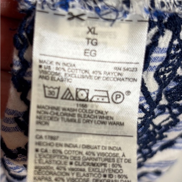 Old Navy Embroidered Smocked Tie Shoulder Striped Blue Sleeveless Boho Top XL - Picture 11 of 15